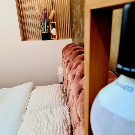Laci Lak Premium Apartment Орадеа Екстериор снимка