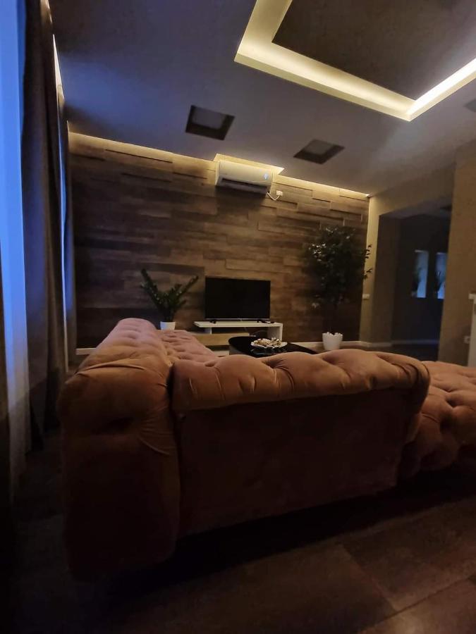 Laci Lak Premium Apartment Орадеа Екстериор снимка