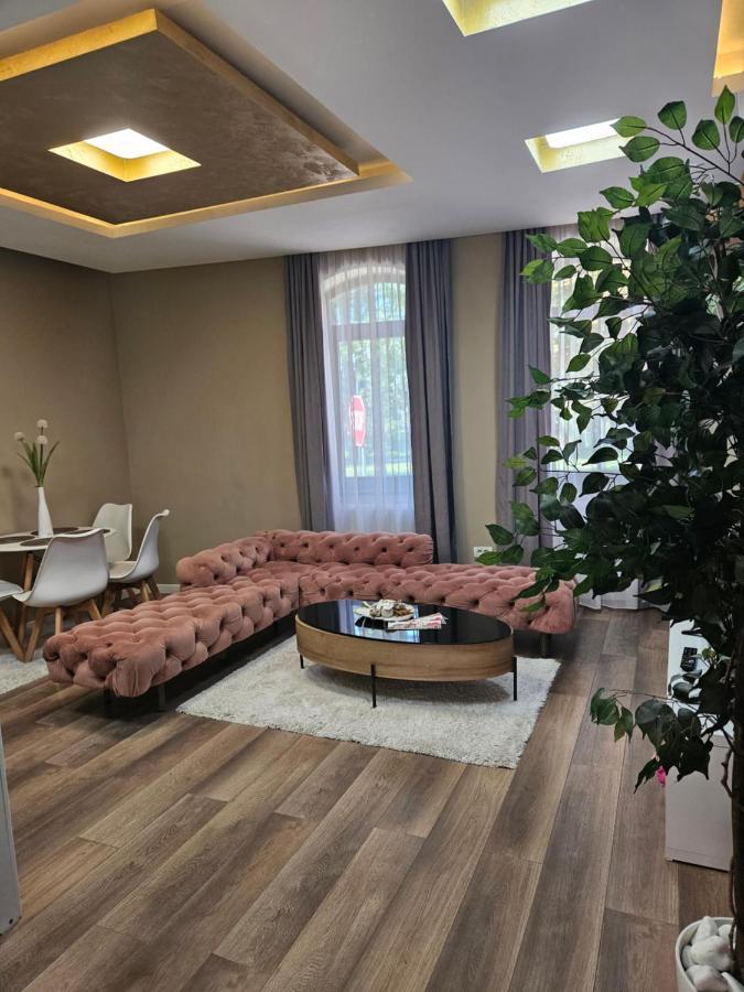 Laci Lak Premium Apartment Орадеа Екстериор снимка
