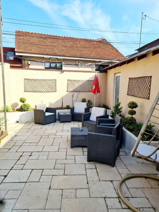 Laci Lak Premium Apartment Орадеа Екстериор снимка